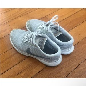 Nike sneakers size 6